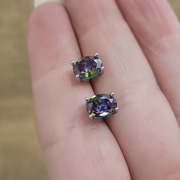 🔥LAST PAIR🔥 MYSTIC TOPAZ STUD EARRINGS - Picture 8 of 8